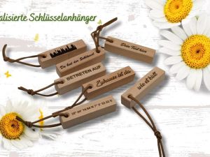 Personalisierte Schlüssel Anhänger - Buche massiv unbehandelt - Edles und individuelles Geschenk